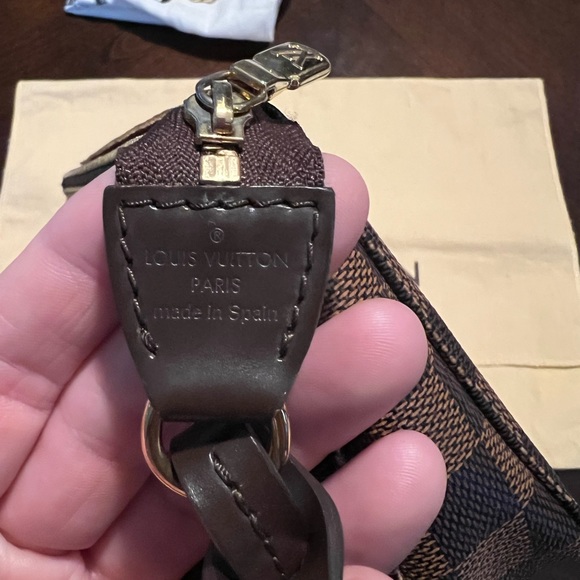 SOLD Louis Vuitton Pochette Accessoires - Picture 5 of 9